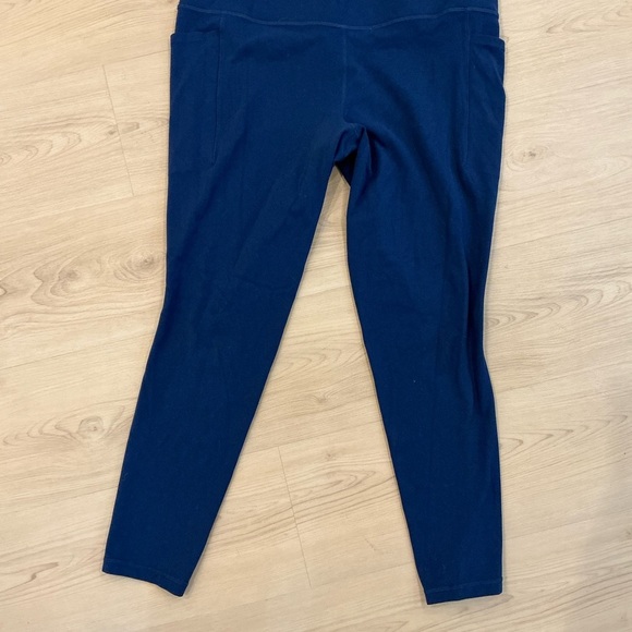 Athleta salutation stash high rise leggings - Picture 7 of 9